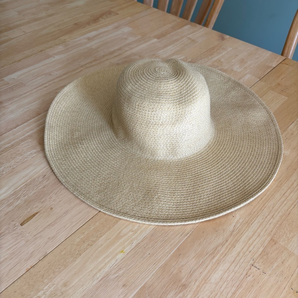 J. Crew 100% paper straw floppy sun hat 17.5” diameter